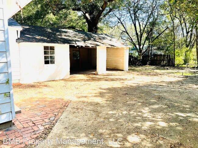 Building Photo - 3 br, 1 bath House - 500 Glenmore Road