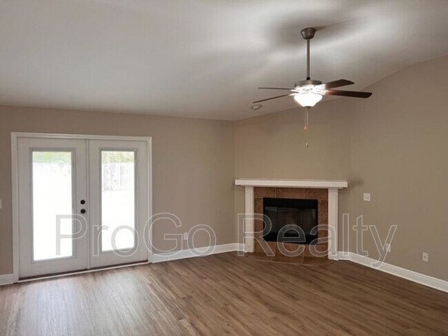 Building Photo - 6129 Autumn Pines Cir