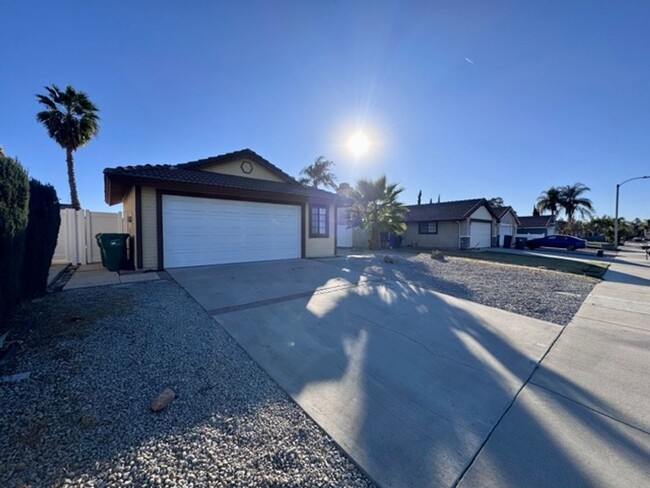 Building Photo - Murrieta Single Story 3 Bedroom 2 Bathroom...