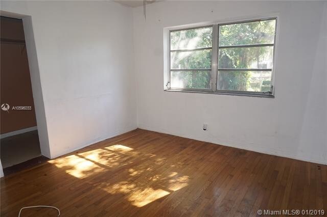 Foto del edificio - 1836 SW 25th St