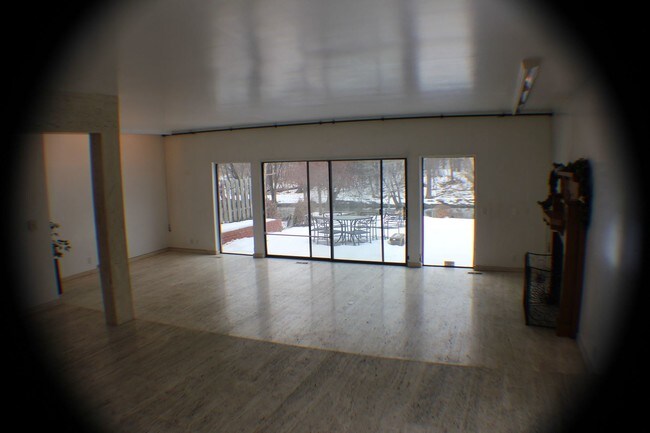 Building Photo - 3810 Wroxton Dr