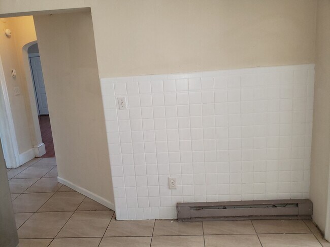 Foto del edificio - 812 Quincy Avenue, Unit 2nd floor