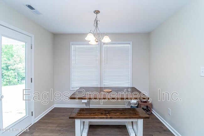 Foto del edificio - 205 Evergreen St