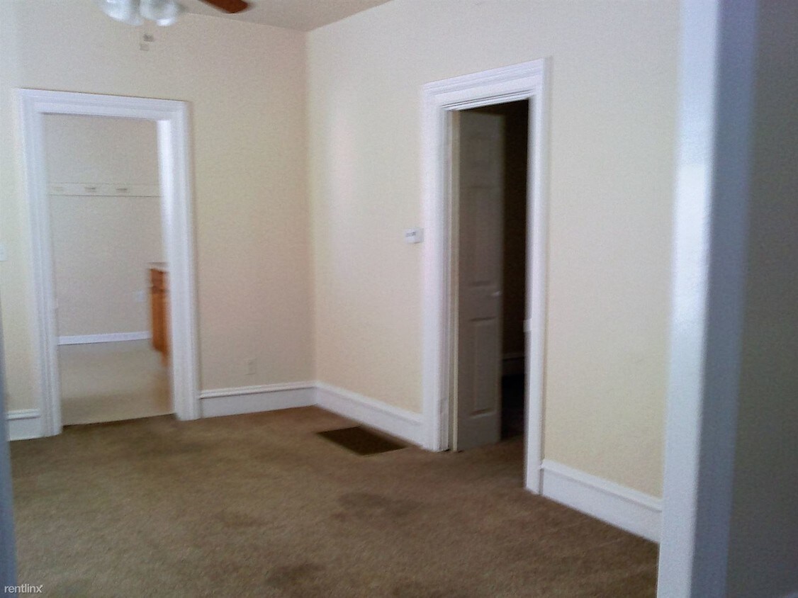 Primary Photo - 1267 Plainfield Ave NE