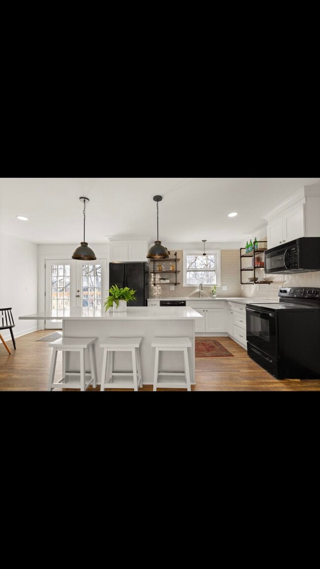 Foto del edificio - 5017 McLendon Dr