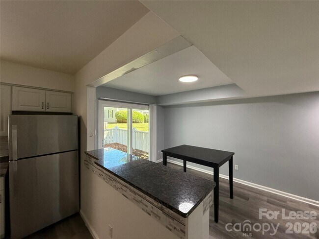 Building Photo - 8526 Castle Pine Ct
