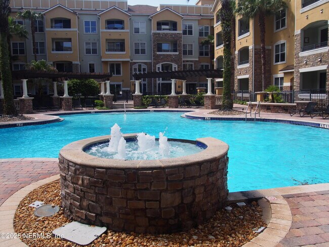 Foto del edificio - 8539 Gate Pkwy W
