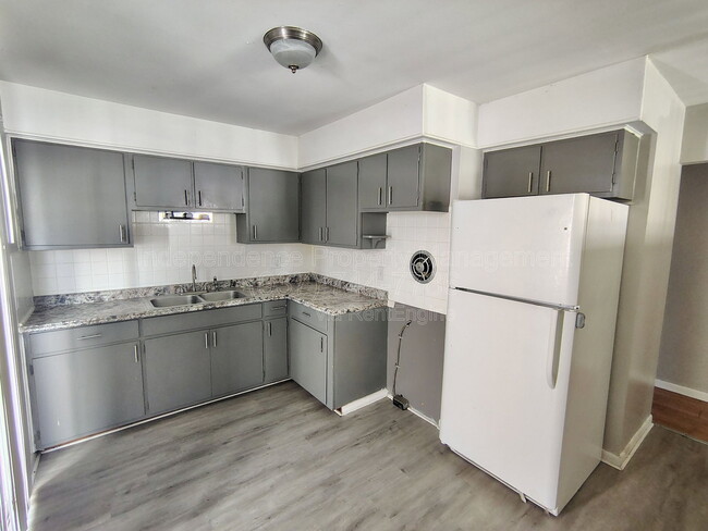 Foto del edificio - 2210 Woodlawn Ave