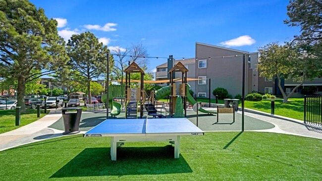 Building Photo - Grove at City Center