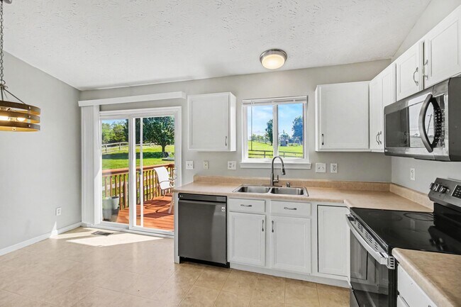 Foto del edificio - 6224 Baymiller Ln