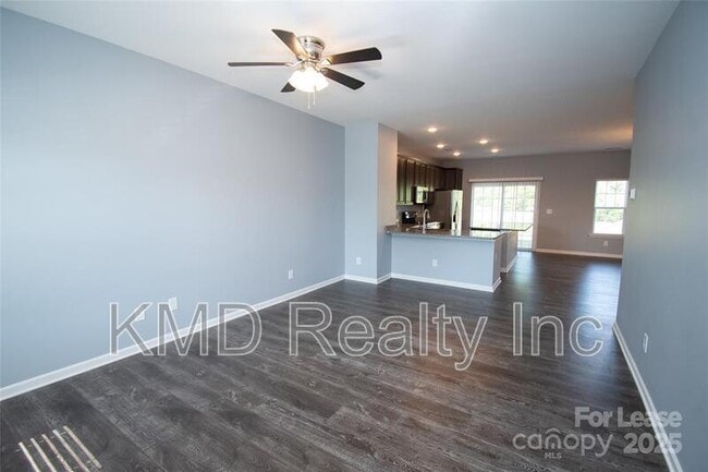 Foto del edificio - 5524 John McDowell Pl