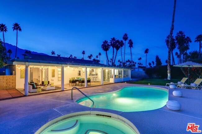 Building Photo - 1390 S San Joaquin Dr