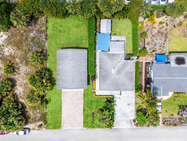 Foto del edificio - 3475 Harbor Rd N