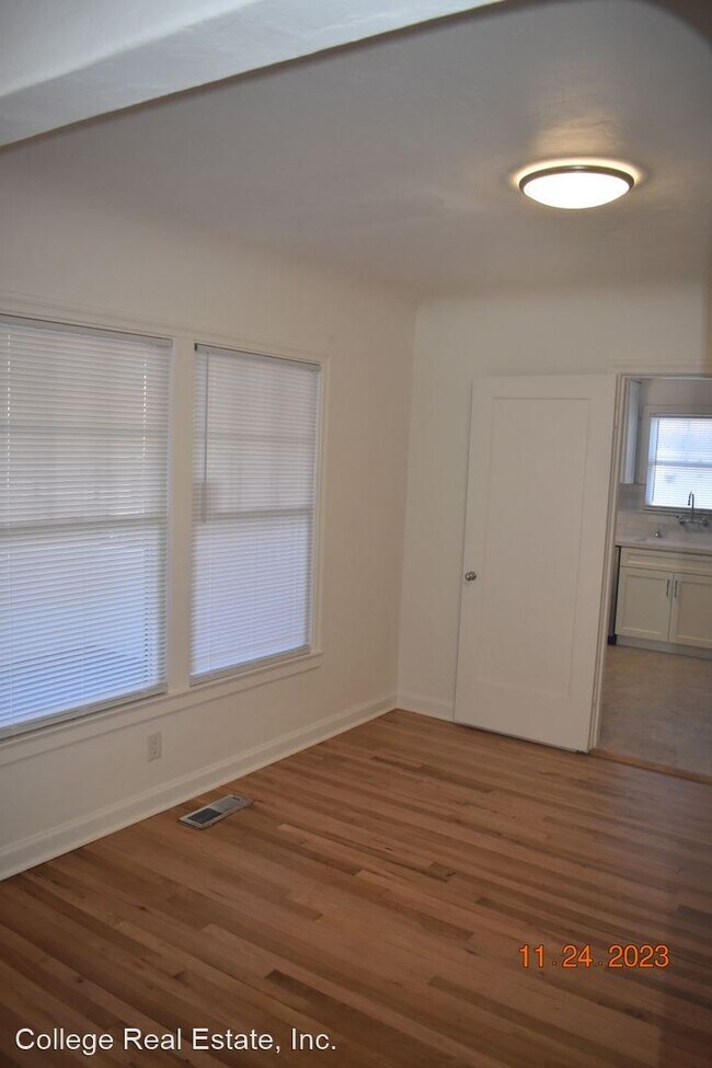 Building Photo - 3 br, 1 bath House - 2606 N Center St.