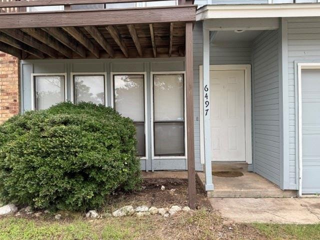 Building Photo - 6497 Hart Ln