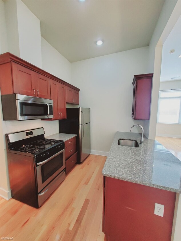 Primary Photo - 1 br, 1 bath Condo - 77 N Main St