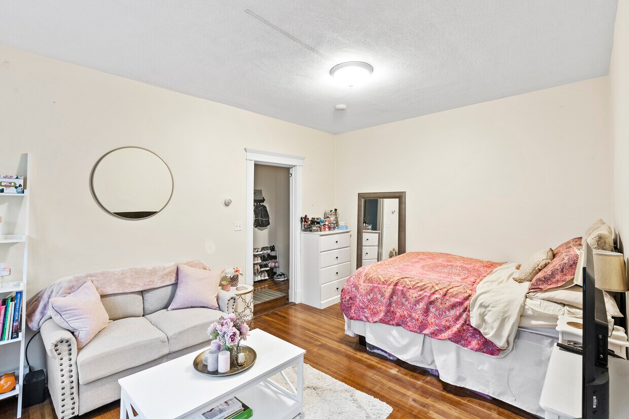 1625 Commonwealth Ave Unit 14, Boston, MA 02135 1625 Commonwealth Ave