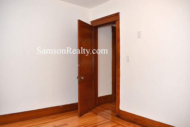 Foto del edificio - 778 Reservoir Ave