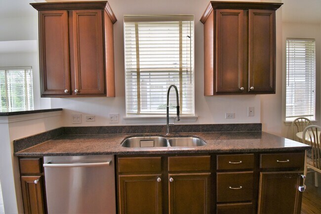 Foto del edificio - 4611 Jenna Rd