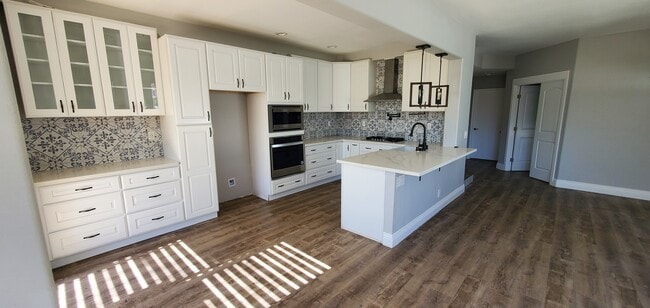 Building Photo - 419 Sanibelle Cir