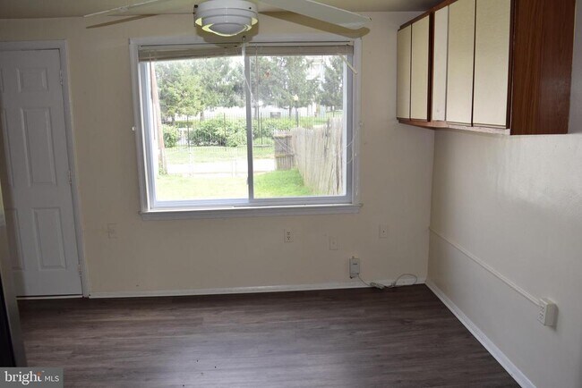 Foto del edificio - 2111 Larkhall Rd