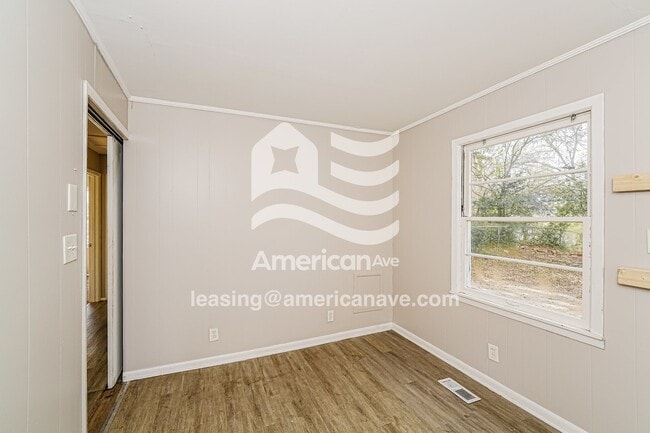 Building Photo - 1248 Forest St