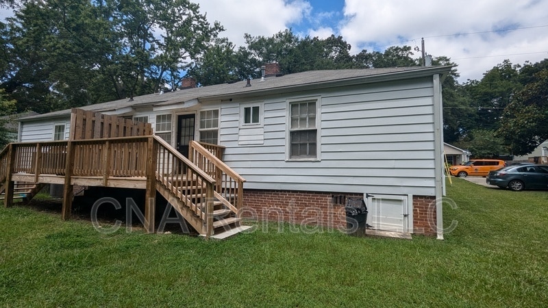 Building Photo - 370 Roosevelt Cir NE
