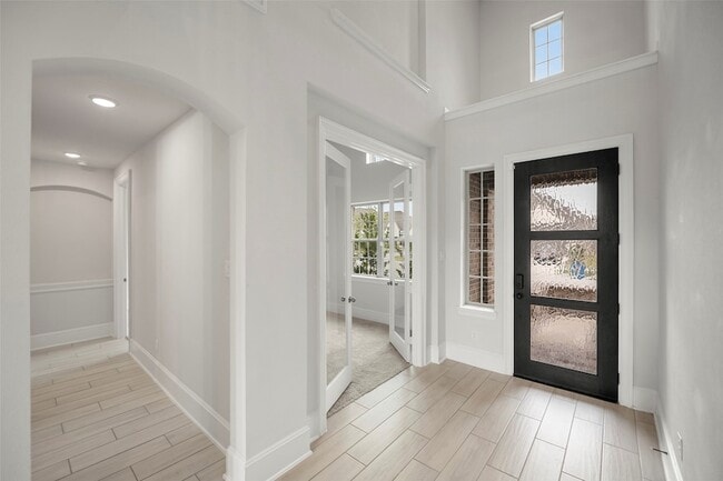 Building Photo - 21215 Central Vly Ln