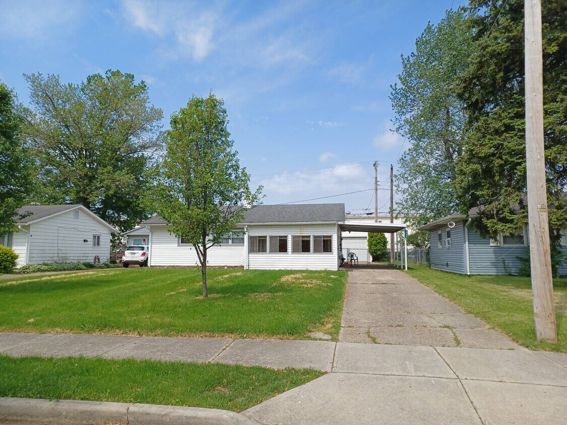 2829 Apache Dr, Anderson, IN 46012 House Rental in Anderson, IN
