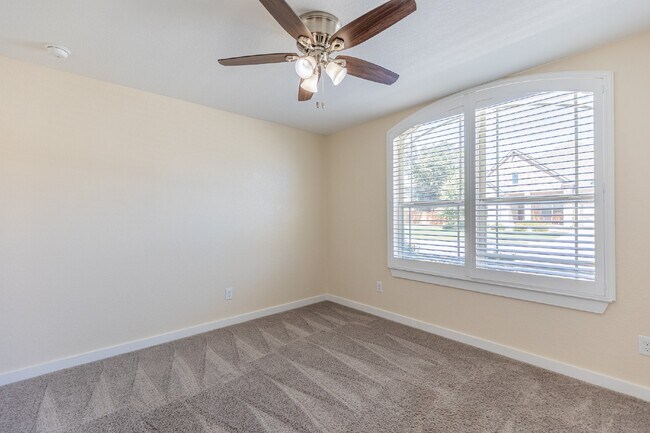 Building Photo - 142 Destiny Dr