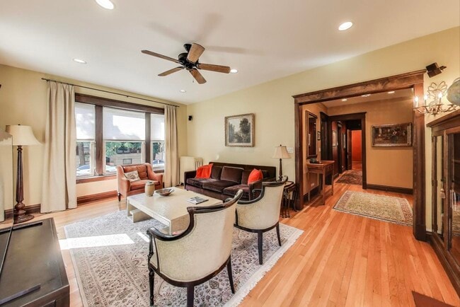 Foto del edificio - 4200 N Hermitage Ave