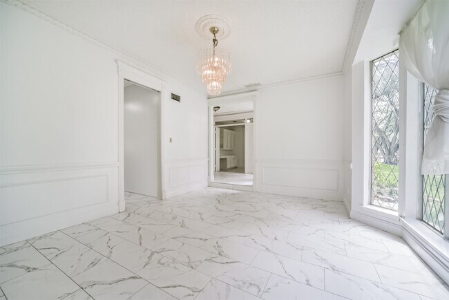 Foto del edificio - 15738 Fleetwood Oaks Dr
