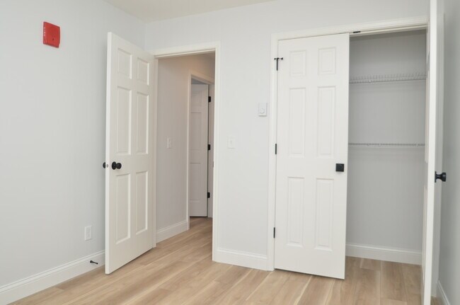 Foto del edificio - Village Place Flats