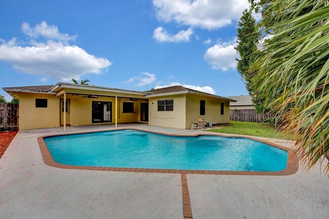 Building Photo - 4499 Sugar Pine Dr
