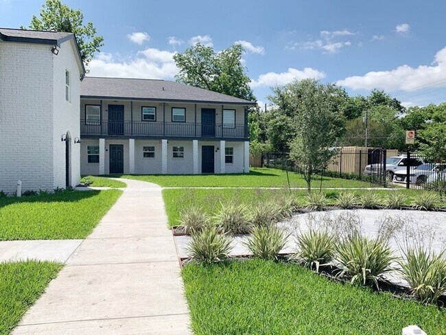 Building Photo - 310 Houston Ave - Unit 6