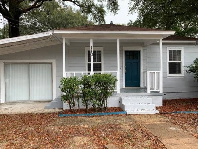 Building Photo - 110 Ruberia Ave Pensacola. January Move-in...