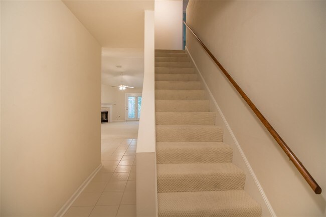 Building Photo - 2998 Nutmeg Ct