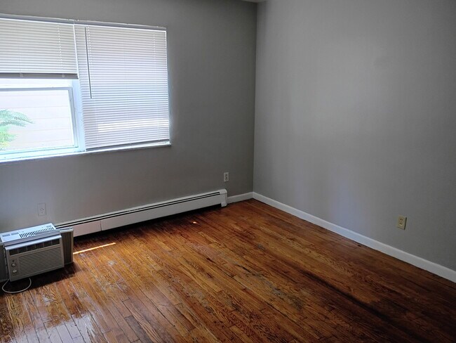 Foto del edificio - 1211 Wessels Ave