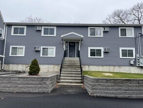 Building Photo - 210-214 Middle St