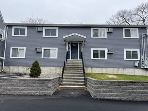 Building Photo - 210-214 Middle St