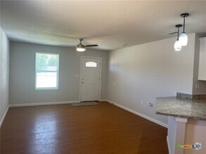 Building Photo - 2500 Westcliff Rd