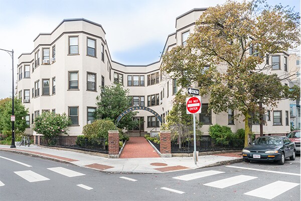 Building Photo - 19 Pleasant St