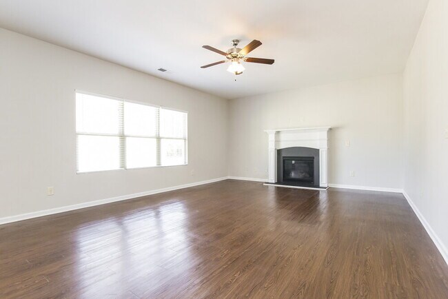 Foto del edificio - 2117 Juniper Ives Ct SE