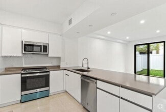 Building Photo - 4130 N Oak Pl