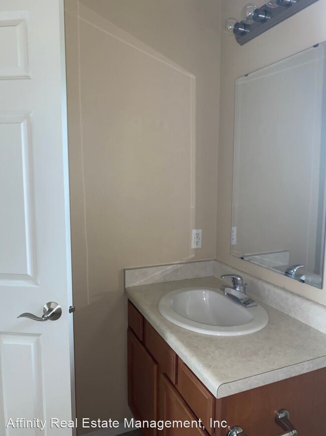 Building Photo - 3 br, 2.5 bath House - 5020 200th ST CT E