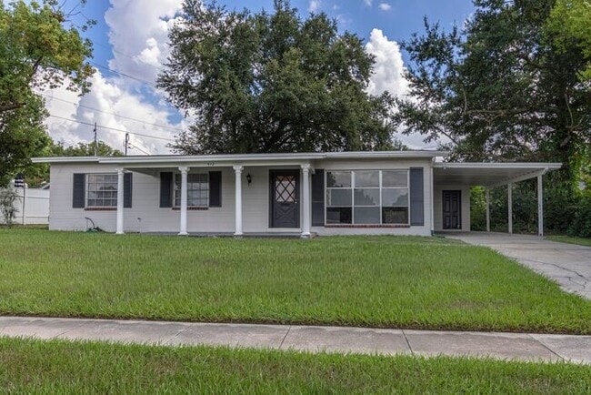 3 bedroom/ 2 bath with carport - 3 bedroom/ 2 bath with carport House
