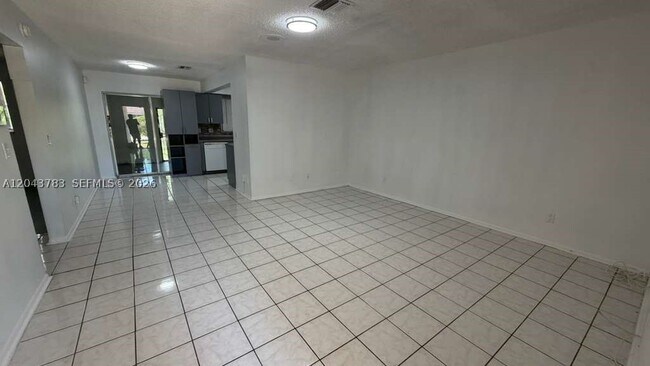 Foto del edificio - 5425 NW 16th St