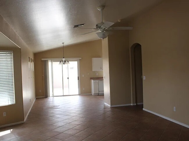 Foto del edificio - 16036 N 11th Ave