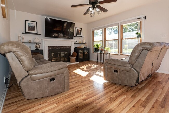 Foto del edificio - Beautiful 3-Bedroom, 3-Bathroom Home with ...