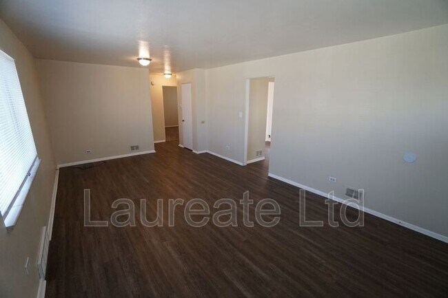 Building Photo - 2202 S Cherokee St